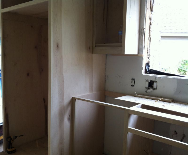 Who Does Kitchen Cabinet Installations